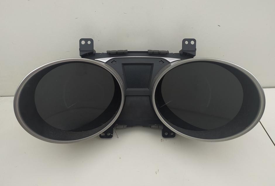 приборная панель Hyundai ix35 2012, 1.7 л., дизель, МКПП, чёрный, внедорожник 5 дв., 940082Y470