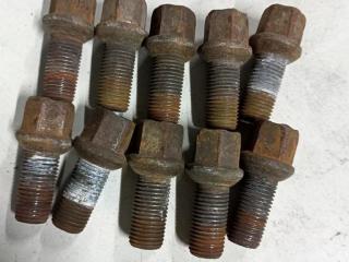 болт колесный Volkswagen Passat B5 2000, 1.9 л., дизель, МКПП, серый, универсал, 8D0601139D