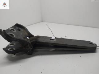 петля крышки багажника Nissan Terrano R20 [2-й рестайлинг] 1999, чёрный, внедорожник 3 дв.