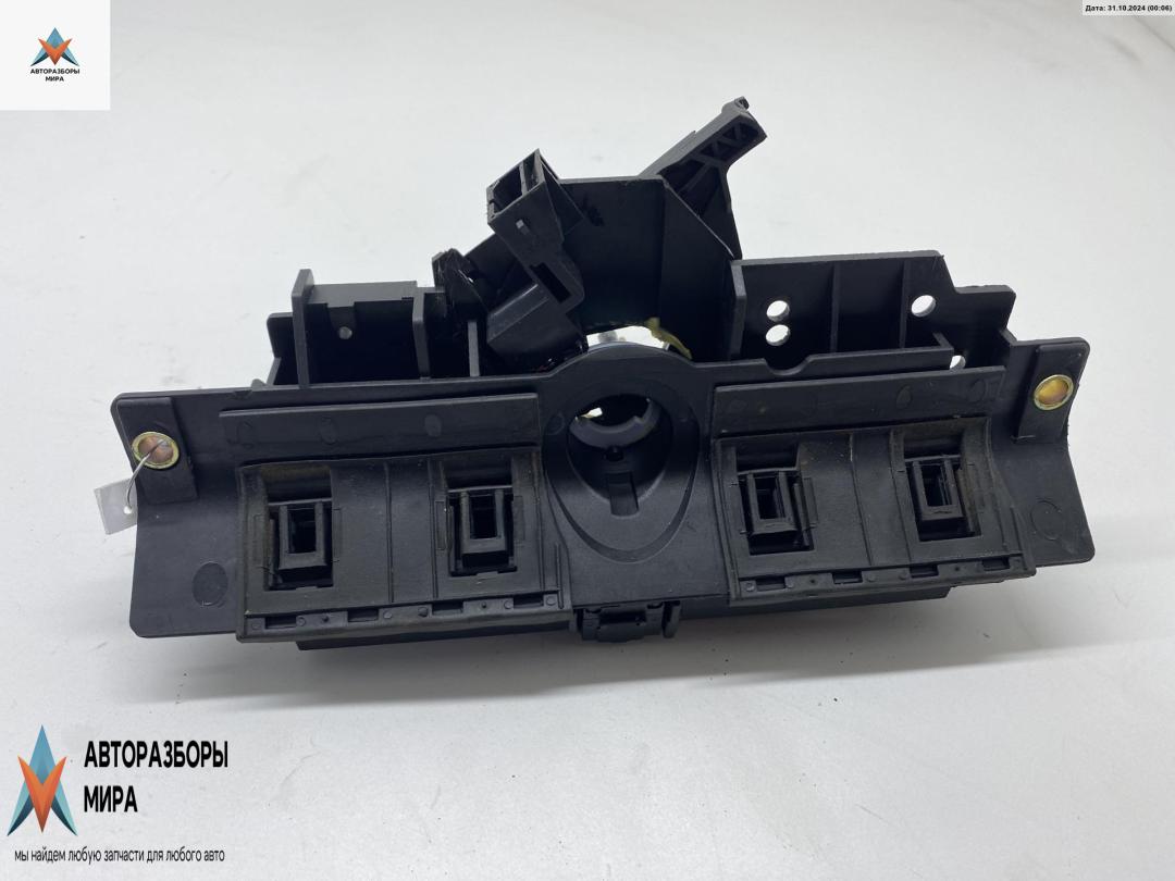 ручка крышки багажника Audi A6 4B/C5 2000, чёрный, универсал, 4B0827565 - фото №1