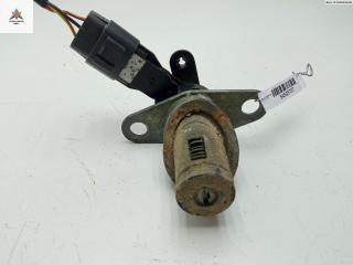 Личинка замка багажника Mazda Tribute 1 поколение 2001, 2.0 л., бензин, МКПП, серый, внедорожник 5 дв.