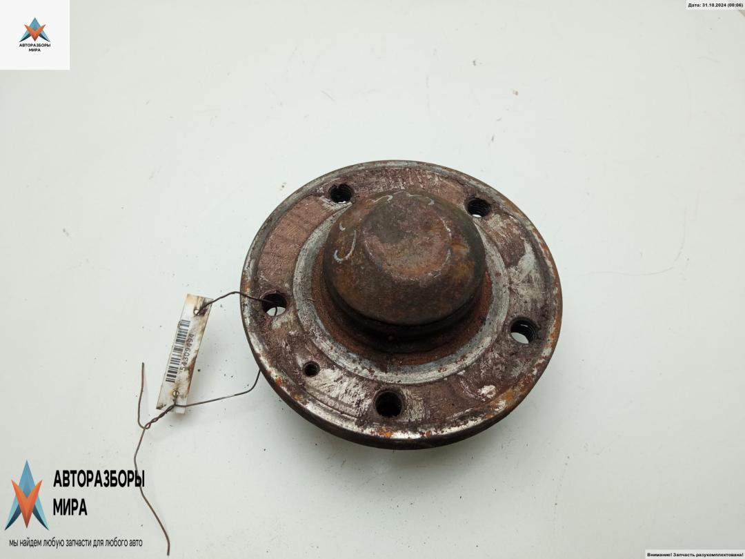 ступица задняя правая Volvo V70 1 поколение 1999, 2.4 л., бензин, МКПП, чёрный, седан - фото №1