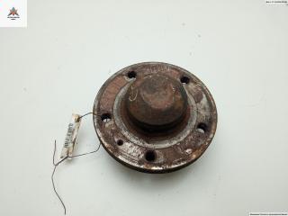 ступица задняя правая Volvo V70 1 поколение 1999, 2.4 л., бензин, МКПП, чёрный, седан