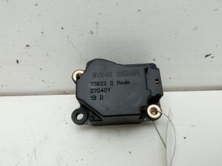 моторчик заслонки печки Volvo V70 2 поколение 2001, 2.4 л., бензин, МКПП, синий, универсал, 75622