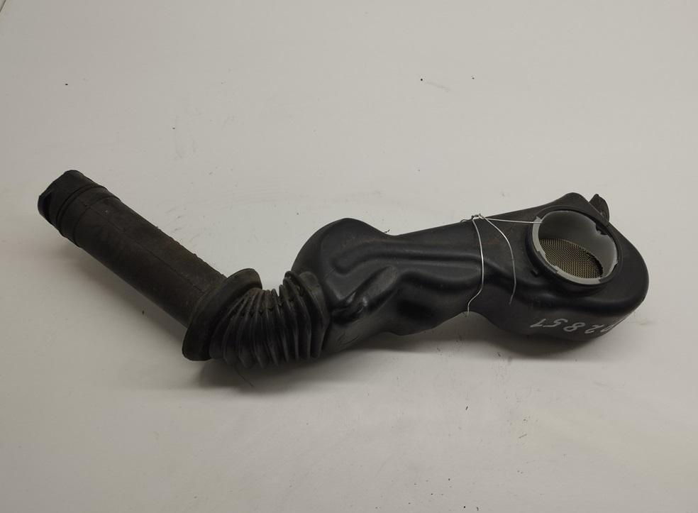 горловина бачка омывателя Audi A6 4F/C6 2005, 2.0 л., TFSI, бензин, МКПП, чёрный, универсал - фото №1
