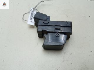 кнопка стеклоподъемника переднего правого Suzuki Grand Vitara 2 поколение [рестайлинг] 2008, 1.9 л., дизель, МКПП, синий, внедорожник 5 дв., 37995-62J00