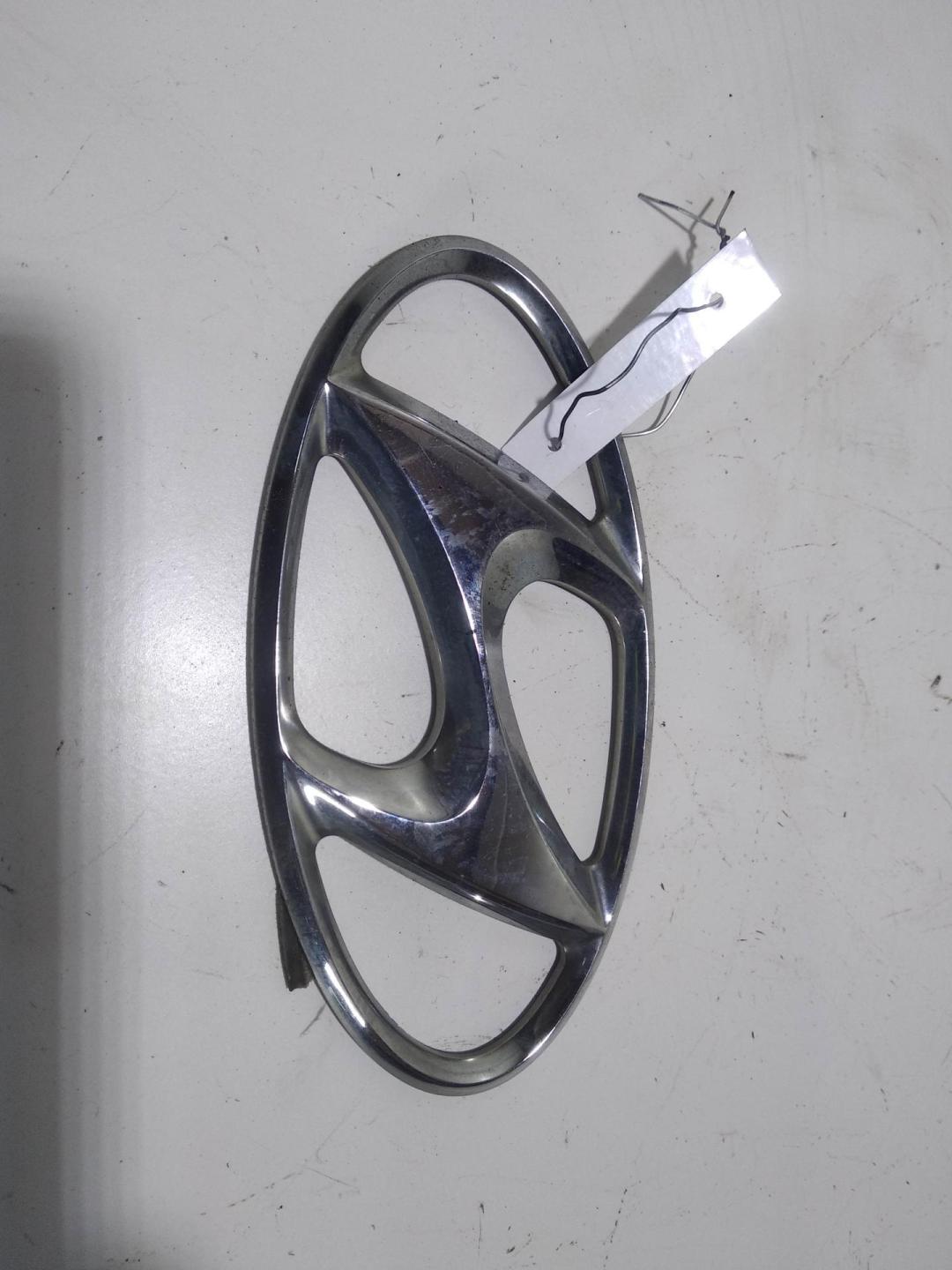 эмблема Hyundai Santa Fe 2005, 2.4 л., бензин, МКПП, чёрный, внедорожник 5 дв.