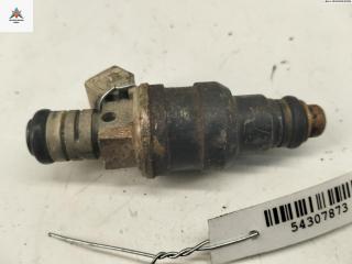 форсунка Volkswagen Passat B4 1995, 1.6 л., бензин, МКПП, синий, универсал, 037906031