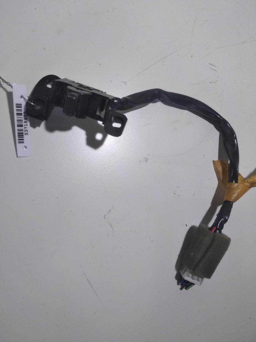 кнопка стеклоподъемника заднего левого Subaru Forester 2002, 2.0 л., бензин, МКПП, серый, внедорожник 5 дв.