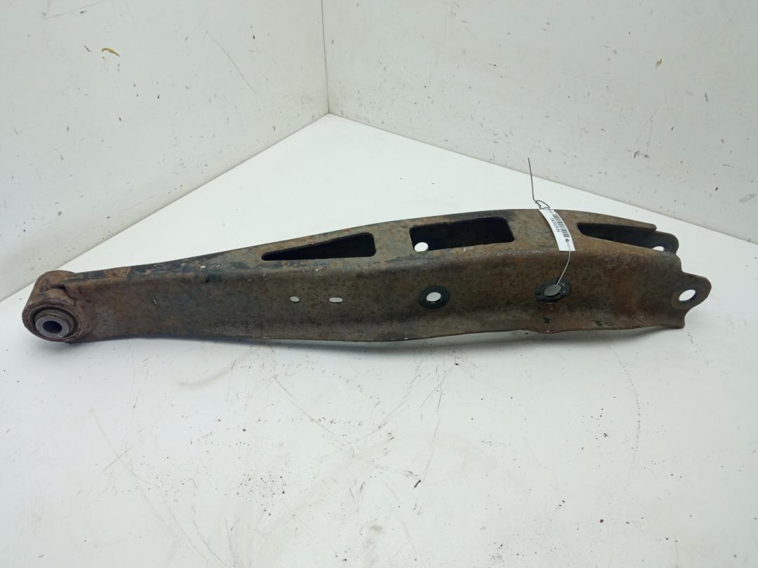 рычаг задний Subaru Impreza 3 поколение (GE/GV/GH/GR) 2009, 2.0 л., дизель, МКПП, серый, хетчбэк 5 дв. - фото №1