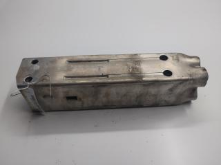 кронштейн переднего бампера Audi A6 C6 2005, 3.0 л., дизель, МКПП, белый, универсал, 4F0807134