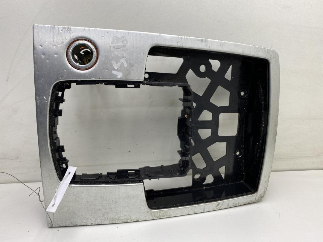 консоль салона (центральная часть) Audi Q7 4L 2007, 3.0 л., дизель, АКПП, чёрный, внедорожник 5 дв., 4L0864251