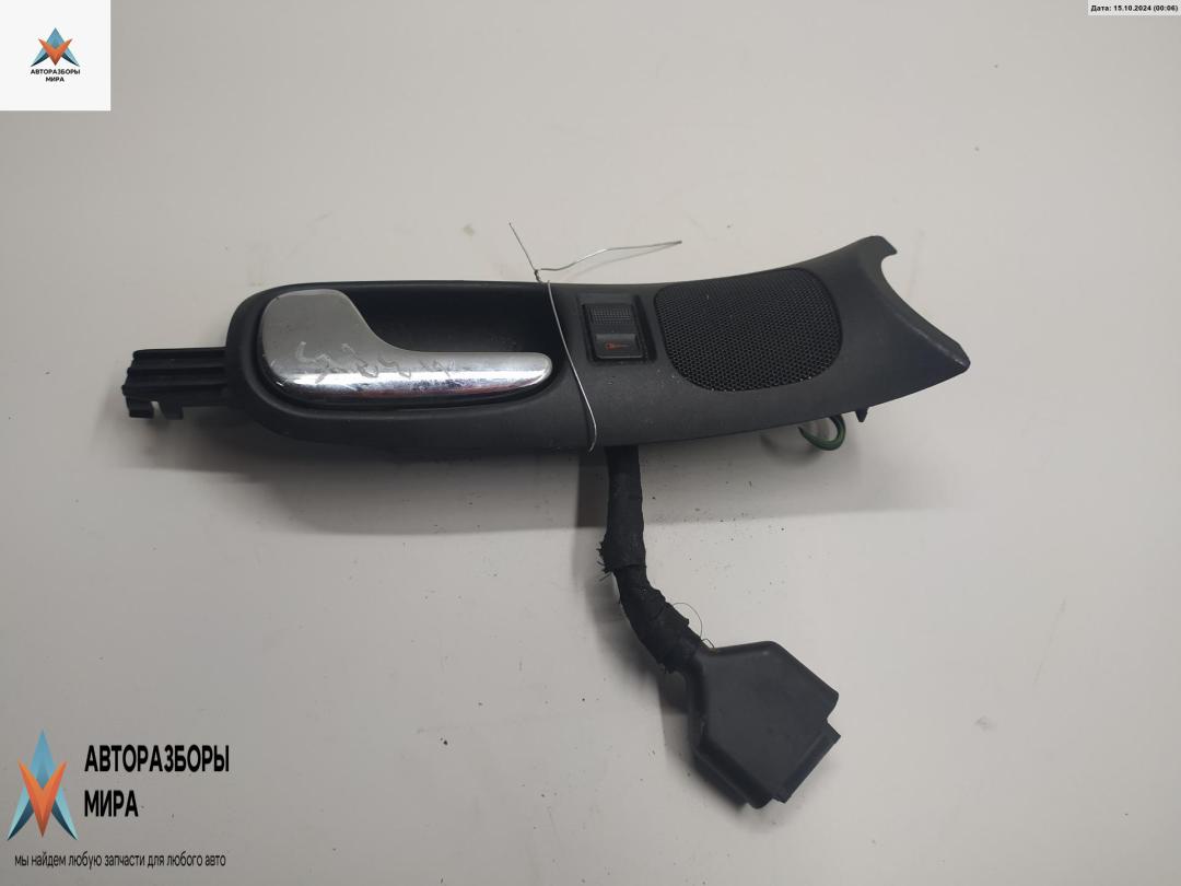 ручка внутренняя передняя левая Audi A4 B5 1997, 1.6 л., бензин, МКПП, серый, седан - фото №1