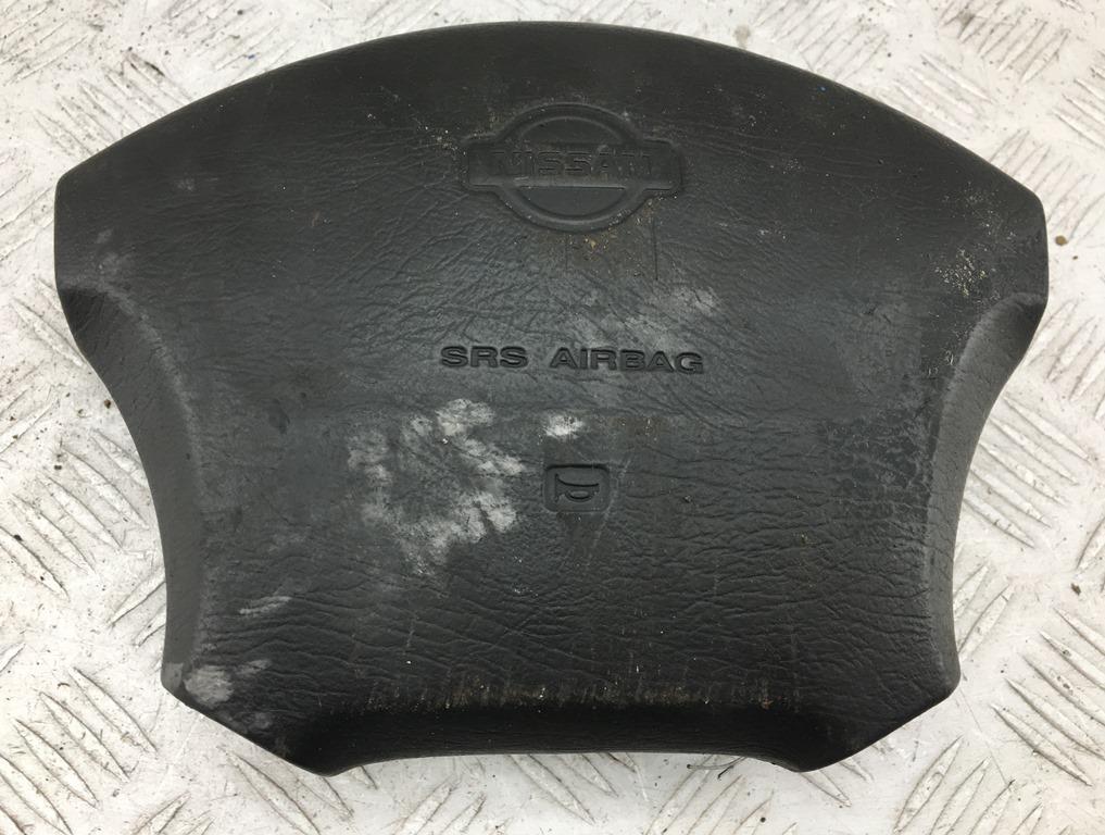 подушка безопасности водителя Nissan Primera P11 1998, 2.0 л., бензин, МКПП, серый, седан