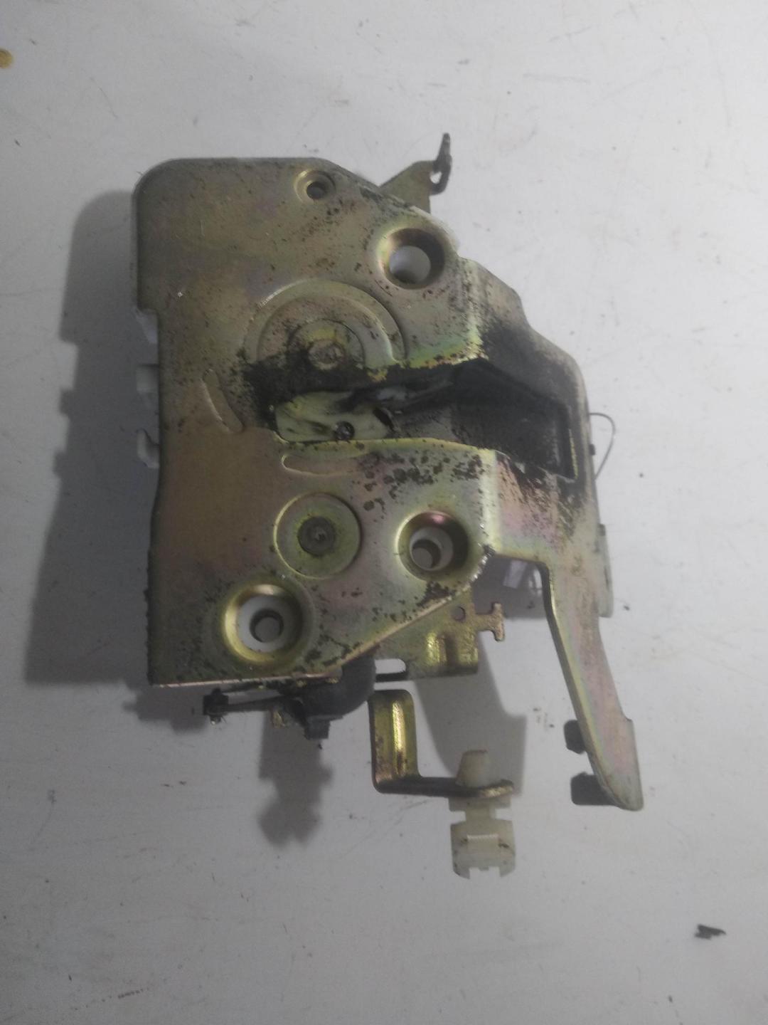 замок двери сдвижной Mazda MPV LW 2001, минивэн, LC64-73-350