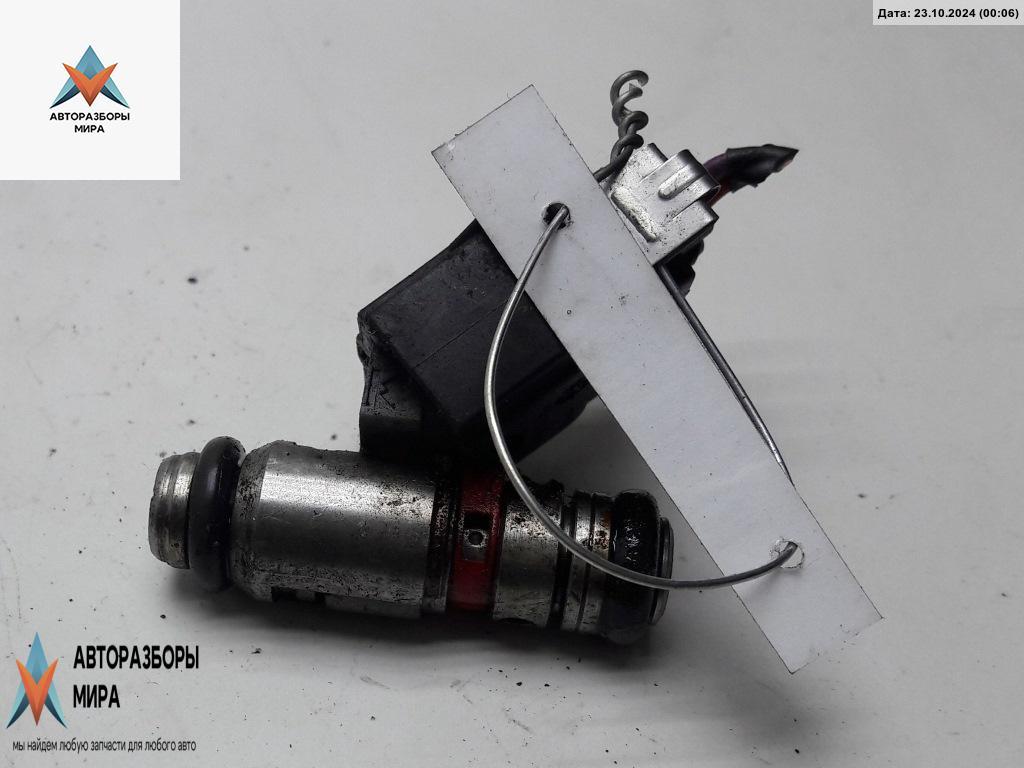 форсунка Volkswagen Bora 1 поколение 2000, 1.4 л., бензин, МКПП, серый, седан, 036031C - фото №1