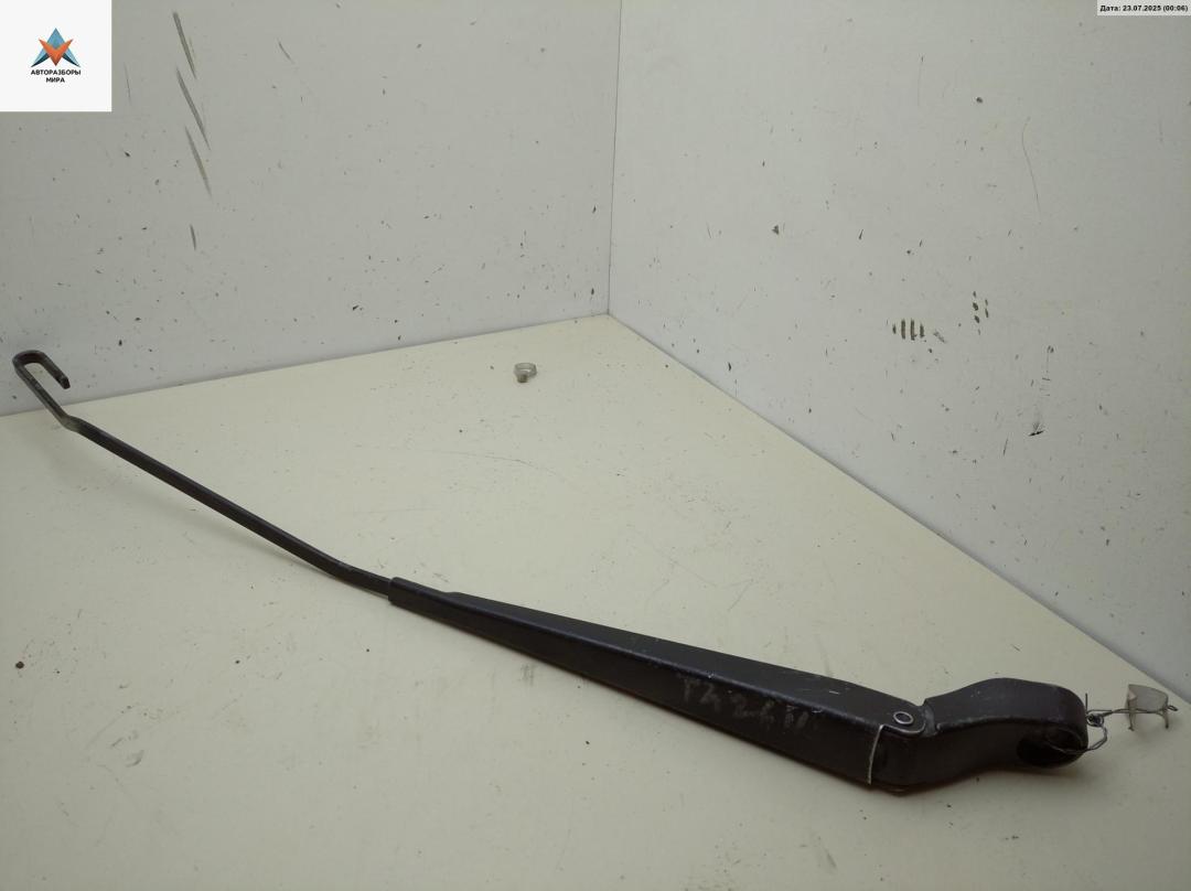 Щеткодержатель (поводок стеклоочистителя) передний Mercedes-Benz Vito-2 / Viano W639 2003, 2.2 л., дизель, МКПП, белый, микроавтобус, A6398200144 - фото №1