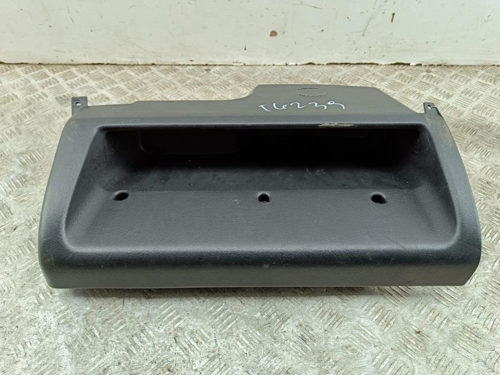бардачок Volkswagen Golf-3 1994, 1.9 л., дизель, МКПП, красный, хетчбэк 3 дв., 1H1857922B