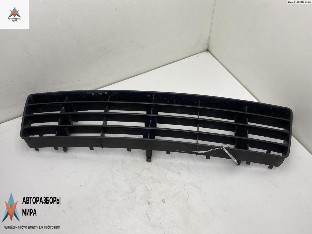 заглушка (решетка) в бампер Audi A6 4B/C5 2000, 2.5 л., дизель, МКПП, синий, универсал, 4B0807683F - фото №1