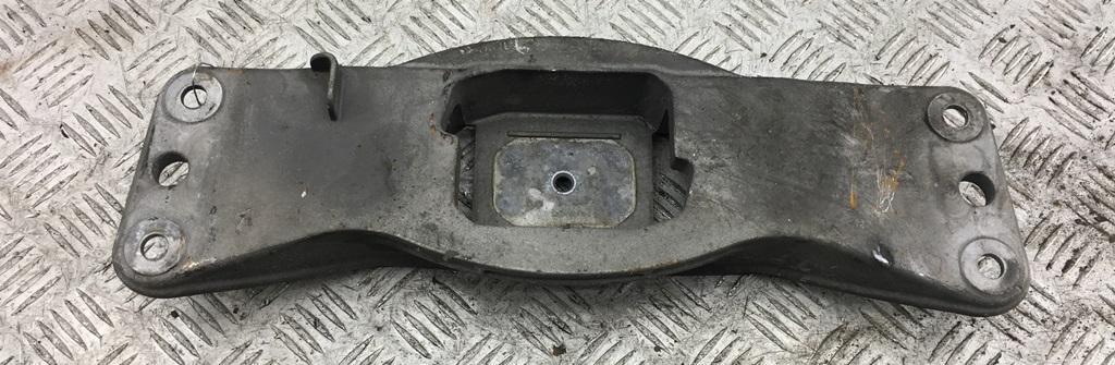 кронштейн КПП BMW 5 E60/E61 2008, 2.0 л., дизель, АКПП, чёрный, универсал, 22316769634