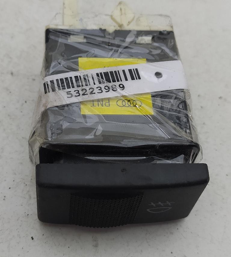 кнопка противотуманных фар Audi A4 B5 1997, 1.6 л., бензин, МКПП, серый, седан, 4D0941563