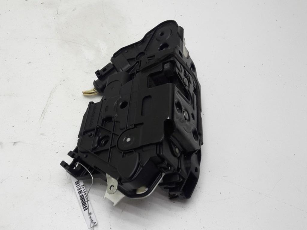 замок двери передней правой Volkswagen Passat CC 2010, 2.0 л., дизель, робот, чёрный, седан, 5N2837016C