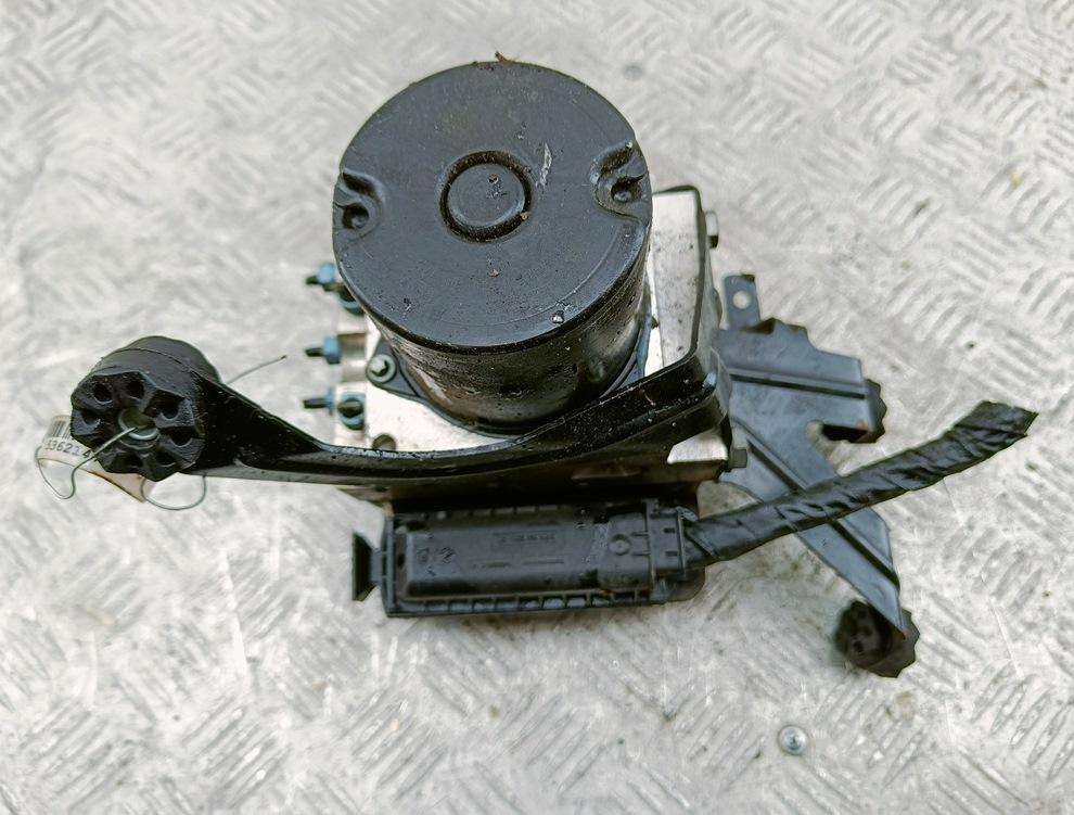 блок ABS BMW 5 E60/E61 2009, 2.0 л., дизель, МКПП, серый, универсал, 6783360, 6783362