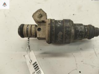 форсунка Volkswagen Passat B4 1994, 1.6 л., бензин, МКПП, синий, универсал, 037906031J