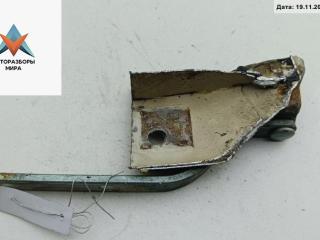 петля капота правая Volkswagen Passat B3 1990, зелёный, универсал