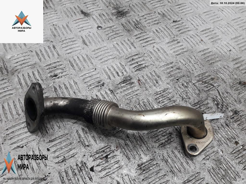 трубка системы рециркуляции EGR Volkswagen Golf 4 поколение 1999, 1.9 л., дизель, МКПП, чёрный, хетчбэк 3 дв., 038131521J - фото №1