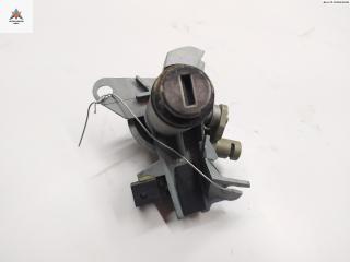 Личинка замка багажника Audi A4 B6 2002, 2.5 л., дизель, МКПП, красный, универсал, 8E0827573