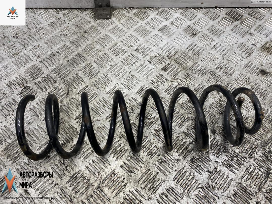 пружина задняя Audi A4 B5 1997, 2.6 л., бензин, АКПП, зелёный, универсал - фото №1