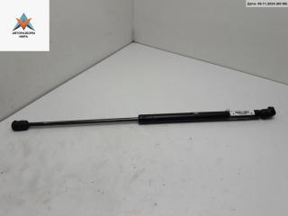 амортизатор крышки багажника (3-5 двери) Volkswagen Golf 3 поколение 1994, 1.8 л., бензин, МКПП, чёрный, хетчбэк 5 дв., 1H6827550A