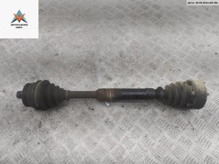 полуось передняя левая (приводной вал, ШРУС) Volkswagen Passat B5 1998, 1.6 л., бензин, МКПП, синий, универсал