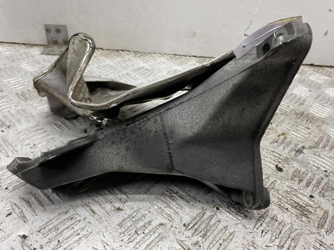 кронштейн двигателя Audi A6 C5 1998, 1.8 л., Ti, бензин, АКПП, синий, седан, 8D0199308L