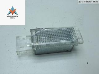 фонарь салона (плафон) Volkswagen Touareg 1 поколение 2003, 4.2 л., бензин, АКПП, синий, внедорожник 5 дв., 7L0947415