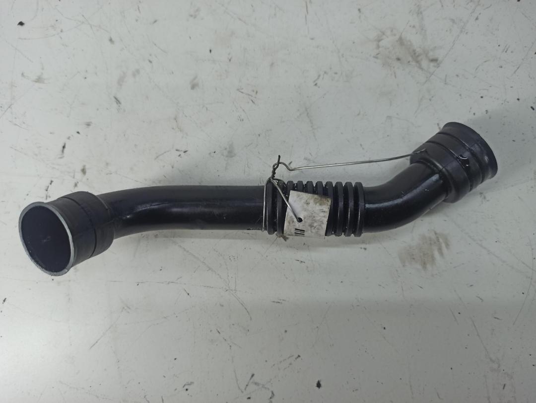 патрубок (трубопровод, шланг) Audi A4 B5 1999, 1.9 л., дизель, МКПП, зелёный, седан, 104635