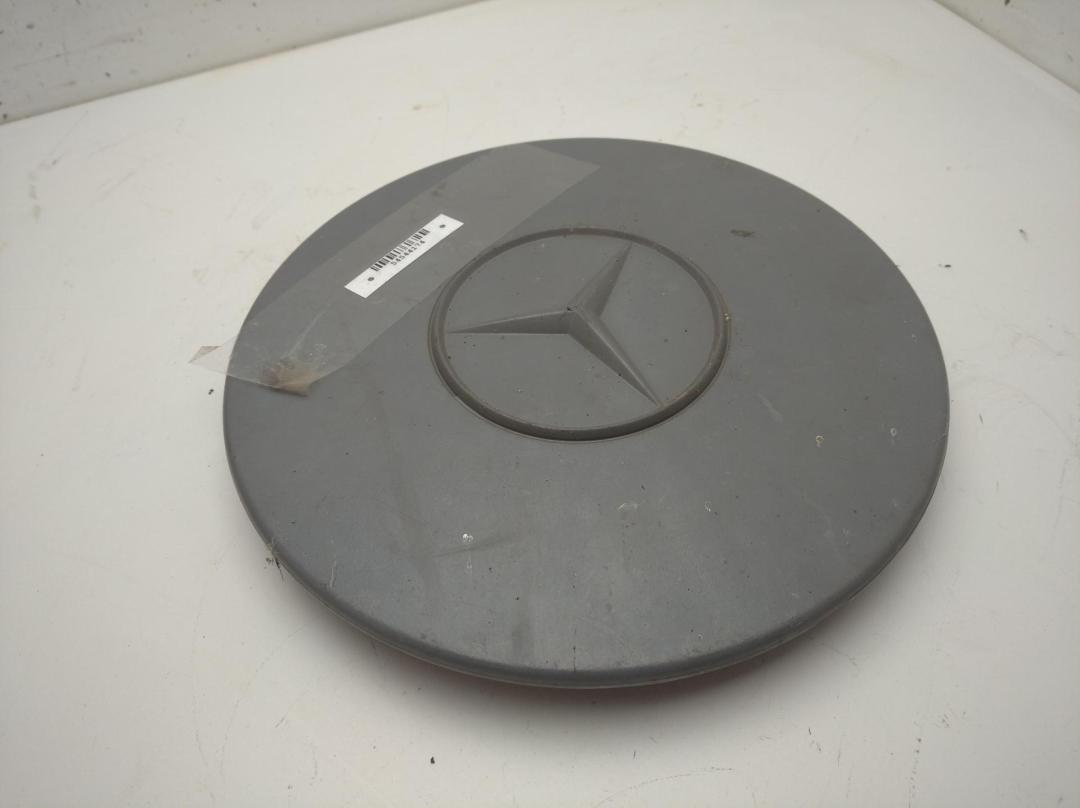колпак колесный Mercedes-Benz Vito 2002, 2.2 л., дизель, МКПП, красный, микроавтобус, 6384010325 - фото №1