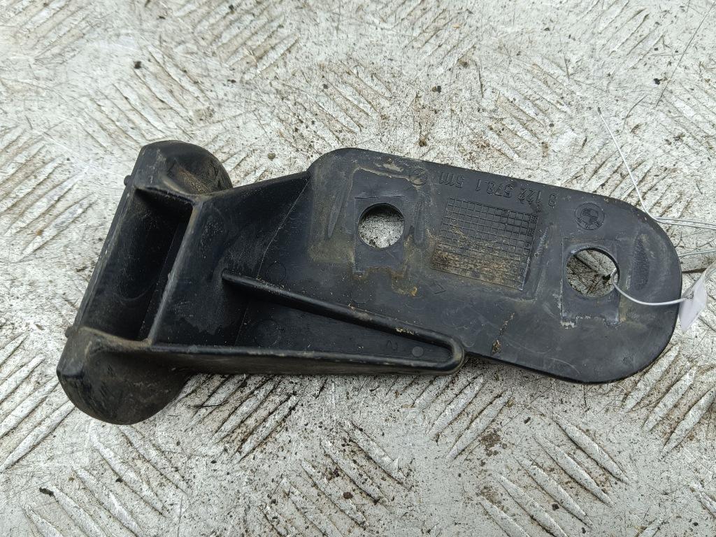 кронштейн переднего бампера BMW 3 E36 1993, 1.8 л., бензин, МКПП, серый, седан, 8122578