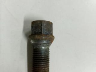 болт колесный Mercedes-Benz M-Class ML W163 2004, 2.7 л., дизель, АКПП, серый, внедорожник 5 дв.