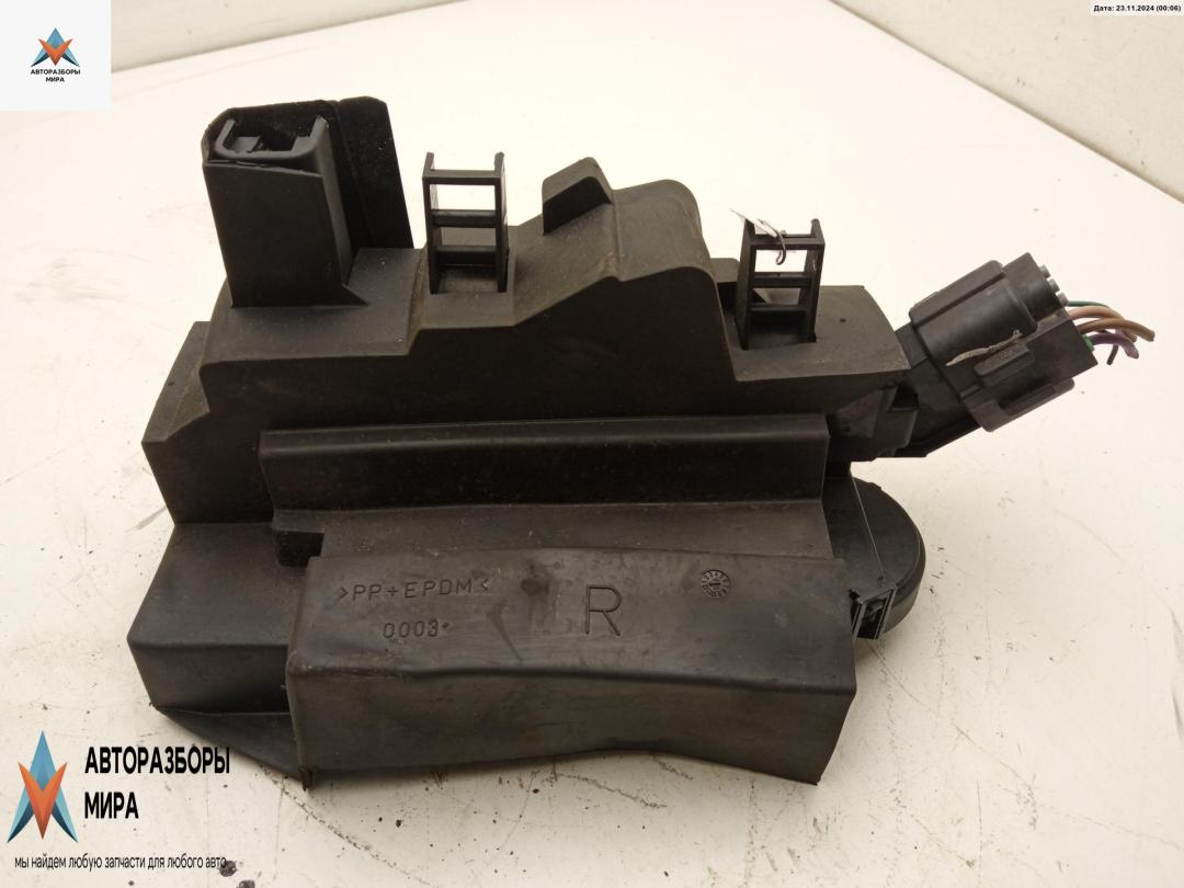 замок двери передней правой Fiat Croma 2 поколение 2006, 1.9 л., дизель, МКПП, чёрный, хетчбэк 5 дв., 51780200 - фото №1