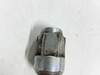 болт колесный Honda CR-V 3 поколение 2007, 2.2 л., дизель, МКПП, серый, внедорожник 5 дв., 90304SF0751