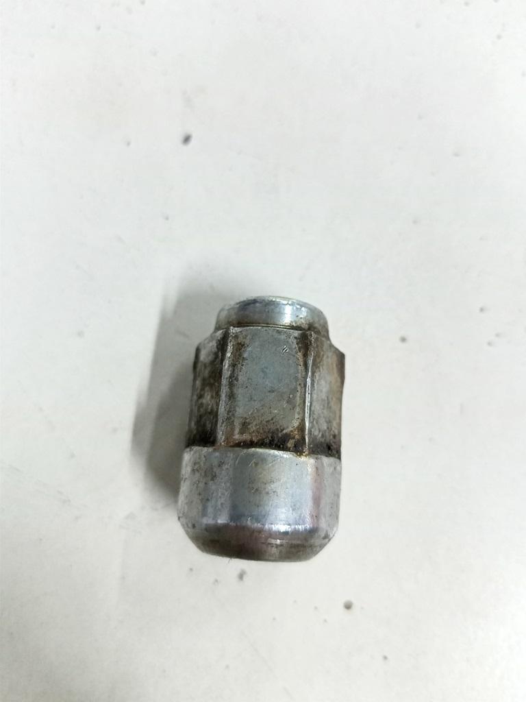 болт колесный Honda CR-V 2007, 2.2 л., дизель, МКПП, серый, внедорожник 5 дв., 90304SF0751