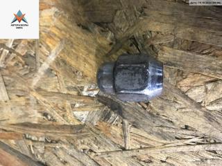 болт колесный Hyundai Tucson 1 поколение 2006, 2.0 л., дизель, МКПП, серый, внедорожник 5 дв., 52950M1000