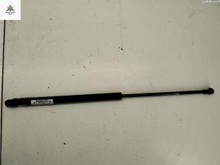 амортизатор крышки багажника (3-5 двери) Volkswagen Golf 4 поколение 1999, 1.6 л., бензин, МКПП, серый, хетчбэк 3 дв., 1J6827550