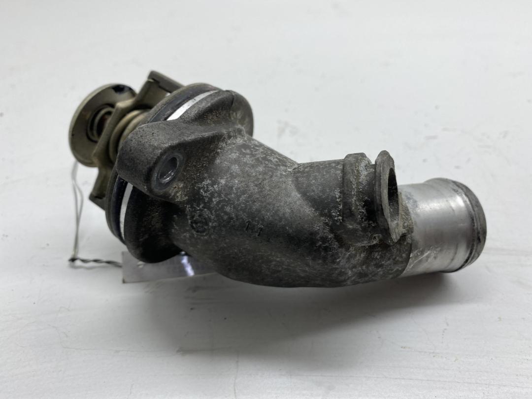 корпус термостата Audi A6 C5 2003, 3.0 л., бензин, МКПП, синий, универсал, 06C121111C