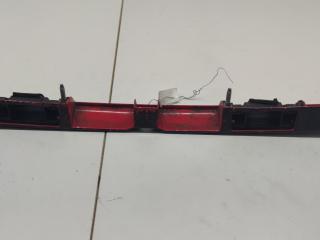 накладка подсветки номера Audi A4 B5 1997, 2.6 л., бензин, МКПП, красный, универсал, 8D9827574