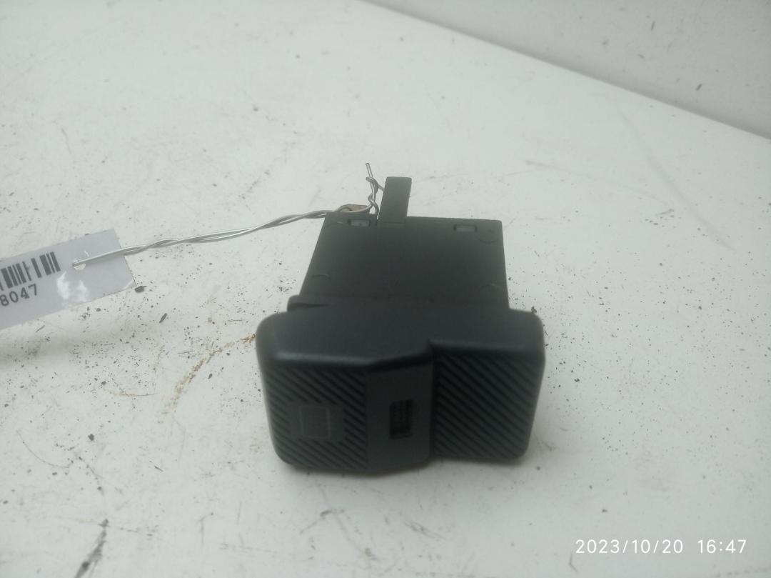 кнопка обогрева заднего стекла Volkswagen Transporter T4 1994, 1.9 л., дизель, МКПП, белый, микроавтобус, 701959621 - фото №1