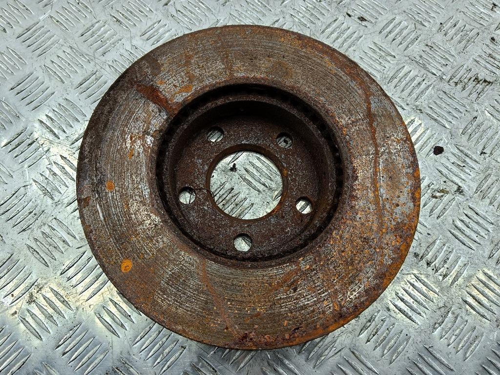 диск тормозной передний Volkswagen Passat B5 1998, 2.3 л., бензин, МКПП, чёрный, универсал - фото №1