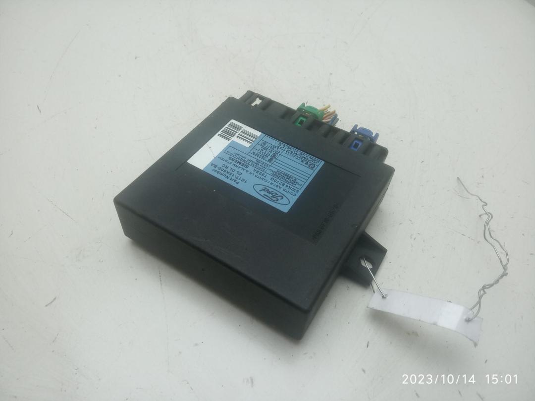 блок комфорта Ford Transit 2005, 2.0 л., дизель, МКПП, красный, микроавтобус